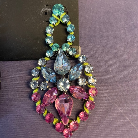 Steve Madden Sparkly Pierced Earrings - Picture 2 of 4